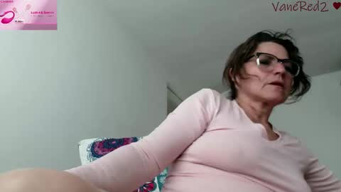 Vanesared2 online show from May 29, 2026, 9:13 pm