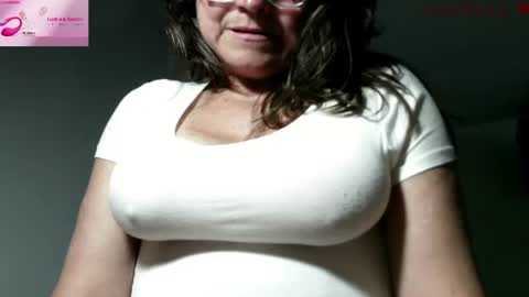 Snapshot of vanessared2 chatting on July 20, 2026, 1:31 am Vanesared2 online show from July 20, 2026, 1:31 am