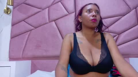 Snapshot of vanessarodriguez69 chatting on March 18, 2026, 8:45 pm Vanessa online show from March 18, 2026, 8:45 pm