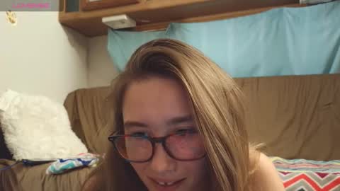 Vanessa Rose online show from October 27, 2025, 10:25 pm