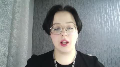 Snapshot of vanessashadow chatting on December 14, 2025, 2:00 pm vanessashadow online show from December 14, 2025, 2:00 pm