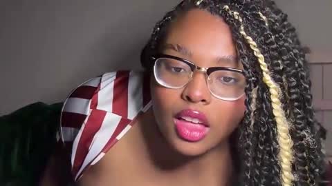 vanessaskyies online show from May 29, 2026, 1:25 am