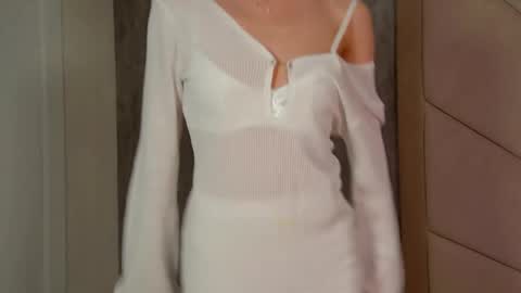 VanessaVienne online show from March 21, 2026, 4:43 pm