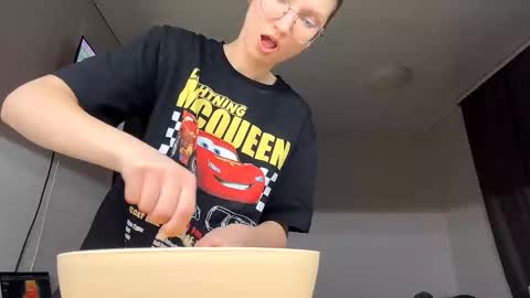 Kim online show from November 29, 2025, 3:37 pm