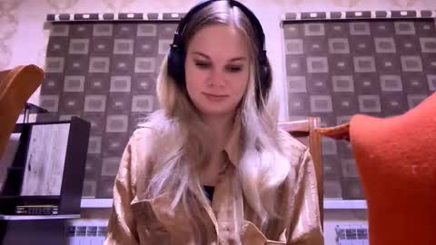 Snapshot of vaniasaisa chatting on November 15, 2025, 12:56 pm Saisa online show from November 15, 2025, 12:56 pm