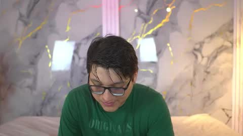 vanilla_hot_ online show from October 28, 2025, 1:36 pm