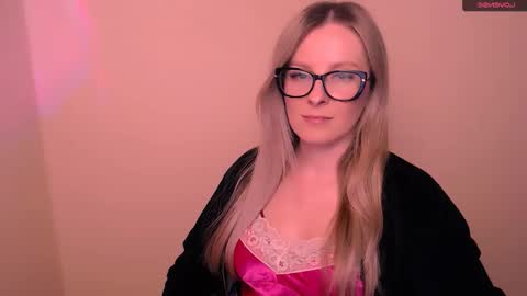 Mia online show from March 6, 2026, 6:37 pm