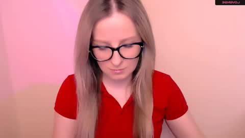 Mia online show from April 26, 2026, 10:57 am