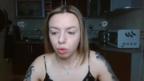 VanillaMuffin online show from November 7, 2025, 6:35 am