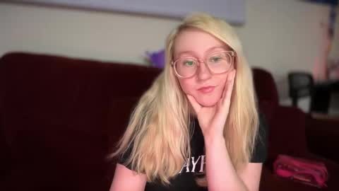 Snapshot of vanillapuddingpie chatting on February 10, 2025, 2:52 am vanillapuddingpie online show from February 10, 2025, 2:52 am