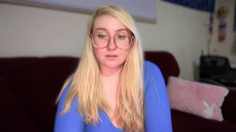 Snapshot of vanillapuddingpie chatting on February 26, 2025, 1:32 am vanillapuddingpie online show from February 26, 2025, 1:32 am