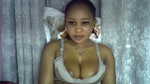 vanillavenus online show from June 4, 2026, 3:07 pm