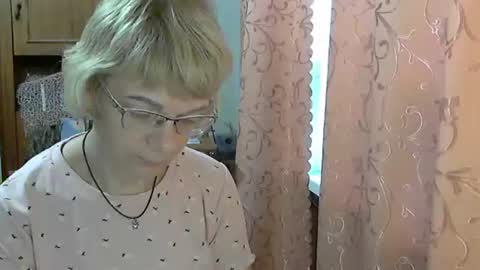 Vanillaxcreamy online show from December 8, 2024, 11:14 am