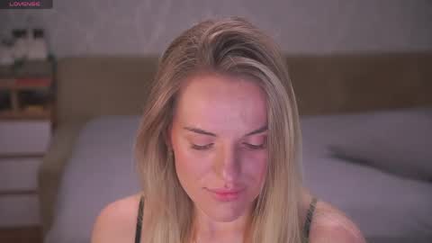 Sophie online show from April 7, 2026, 9:48 pm