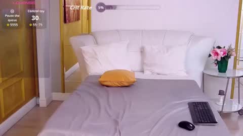 Vanilux online show from October 4, 2025, 5:55 pm