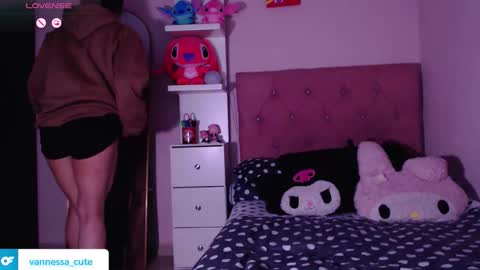 Vanesa online show from December 1, 2025, 11:32 pm