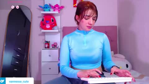 Snapshot of vannessa_shy chatting on December 19, 2025, 11:23 pm Vanesa online show from December 19, 2025, 11:23 pm