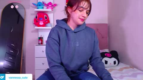 Snapshot of vannessa_shy chatting on December 22, 2025, 7:00 pm Vanesa online show from December 22, 2025, 7:00 pm