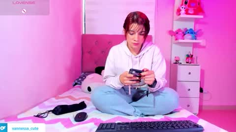 Snapshot of vannessa_shy chatting on February 3, 2026, 8:36 pm Vanesa online show from February 3, 2026, 8:36 pm