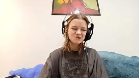 Viola online show from September 25, 2025, 11:47 am