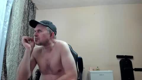 vano_822 online show from May 13, 2026, 6:27 pm