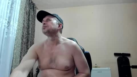 vano_822 online show from May 14, 2026, 6:37 pm