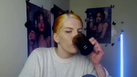 Vanessa online show from February 8, 2026, 2:20 pm