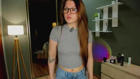 Snapshot of vanvanvibe chatting on March 20, 2026, 8:57 pm Charline online show from March 20, 2026, 8:57 pm