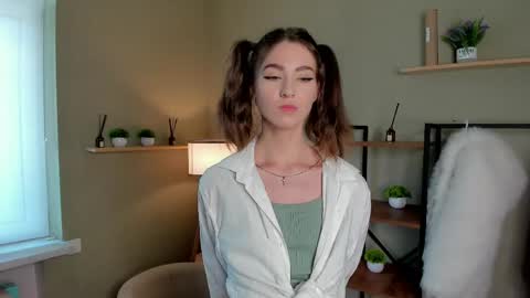 Charline online show from May 18, 2026, 10:43 am