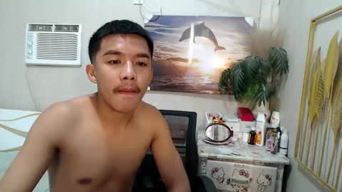 Snapshot of vanxxx2005 chatting on March 10, 2025, 1:45 am vanxxx2005 online show from March 10, 2025, 1:45 am