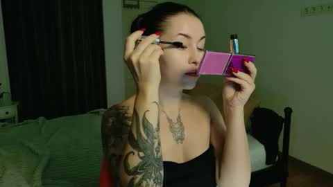 vaolietkat online show from October 28, 2025, 6:50 am