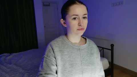 vaolietkat online show from December 16, 2025, 6:40 am