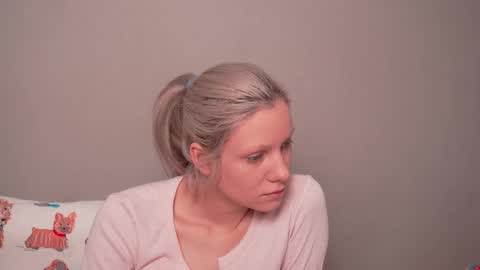 Snapshot of vasya_sylvia chatting on December 22, 2025, 9:17 am Vasya Sylvia online show from December 22, 2025, 9:17 am