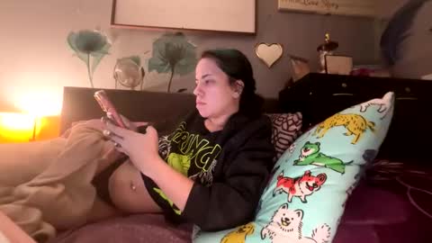 vaua089 online show from December 17, 2025, 1:22 am