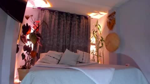Vayolett Bass online show from July 20, 2026, 9:45 am