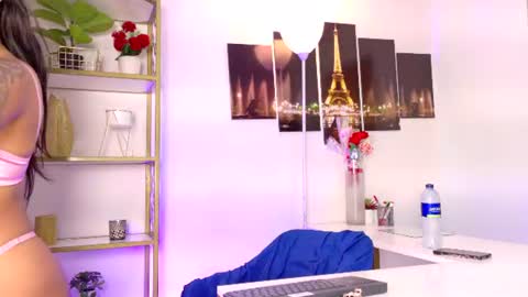 Snapshot of vaythiare_stone chatting on July 2, 2026, 8:04 pm Vaythiare online show from July 2, 2026, 8:04 pm