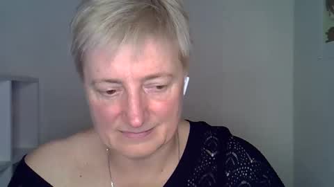 vea_motty online show from December 20, 2025, 2:35 pm