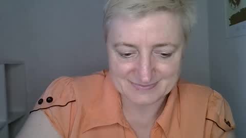 vea_motty online show from March 1, 2026, 1:24 pm