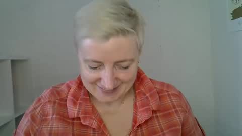 vea_motty online show from March 3, 2026, 12:00 pm