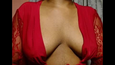 Snapshot of vee62 chatting on July 2, 2026, 9:43 pm vee62 online show from July 2, 2026, 9:43 pm