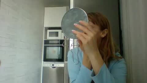 Veessa online show from March 22, 2026, 8:51 am