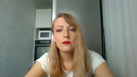 Veessa online show from April 25, 2026, 1:14 pm