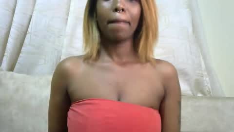 Snapshot of veey_dellah chatting on September 13, 2025, 11:43 am veey online show from September 13, 2025, 11:43 am