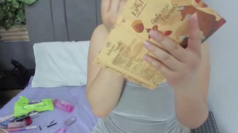 Snapshot of velakimm chatting on November 3, 2025, 8:32 pm Isabella online show from November 3, 2025, 8:32 pm