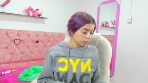 Velinahoney online show from August 6, 2026, 12:29 pm
