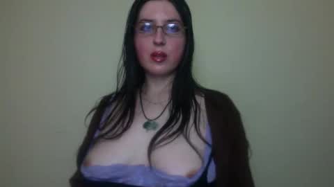 velira_ online show from December 18, 2025, 6:41 am