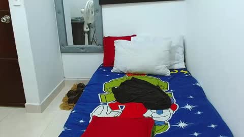 velk_hot1 online show from November 25, 2025, 2:39 pm