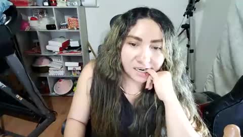 Snapshot of vellarossa chatting on April 22, 2026, 4:15 am Im VelaI will be Christmas and New Year with my family December 22 to January 13 I will miss you guys. online show from April 22, 2026, 4:15 am