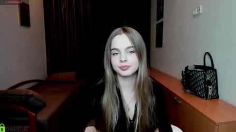 velora_vyxen online show from October 7, 2025, 12:02 pm