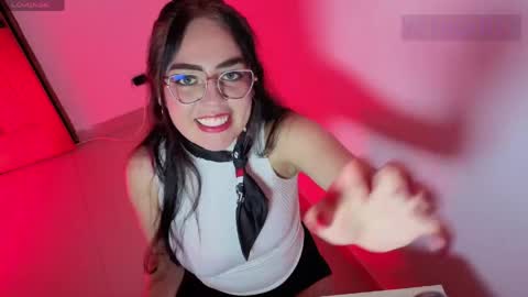 Snapshot of velournyx chatting on April 28, 2026, 4:28 am VELOURNYX online show from April 28, 2026, 4:28 am